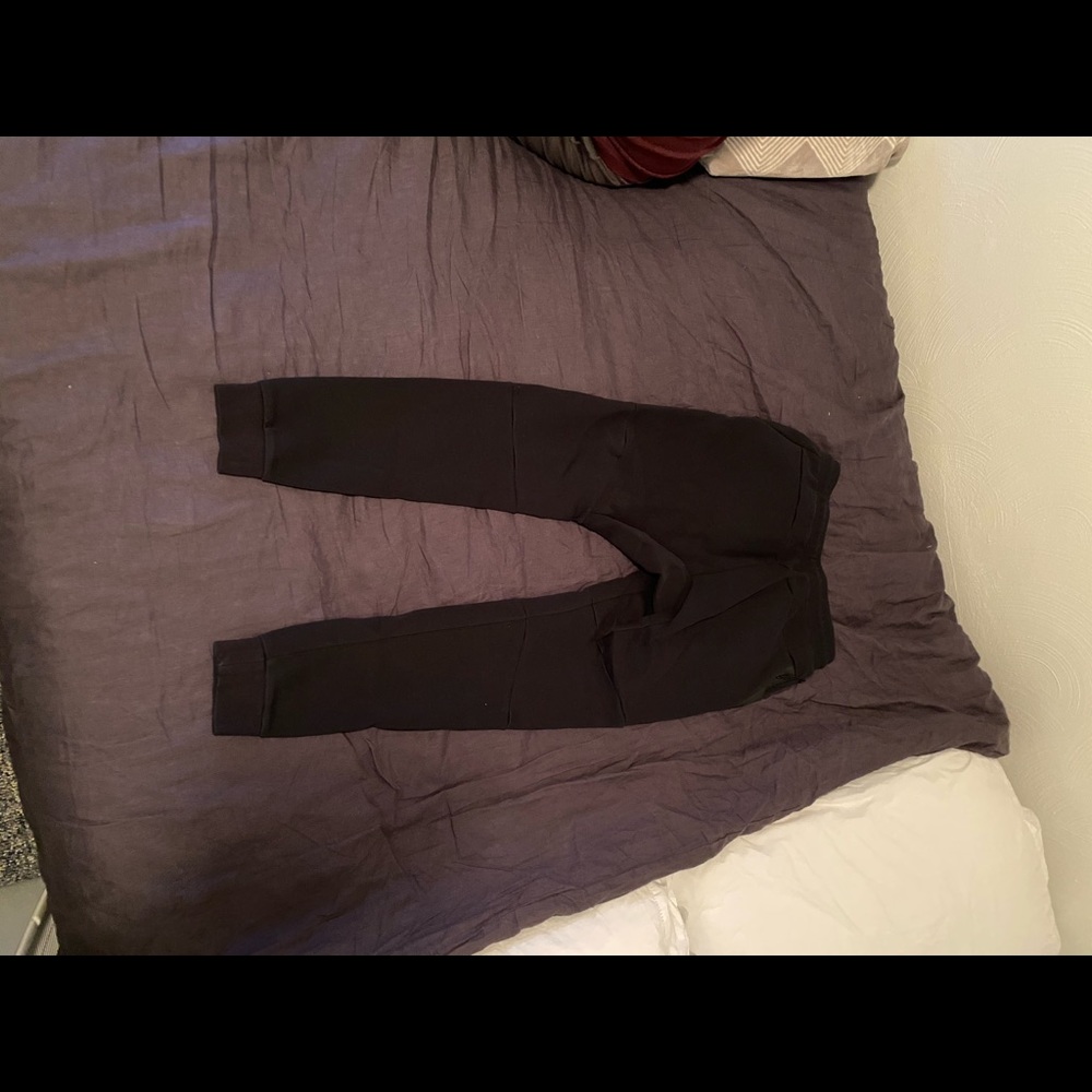 Nike Tech Fleece Sweatpants Size Large (worn once)